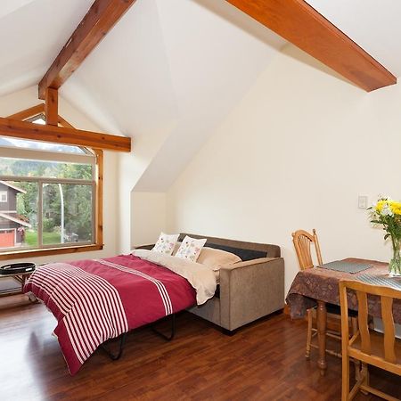 Pemberton Valley 1 Bedroom Suite King Size Bed Wifi Cable Tv Air Conditioning Free Parking Walk To Village Amazing Views Garden Seating Area Zewnętrze zdjęcie